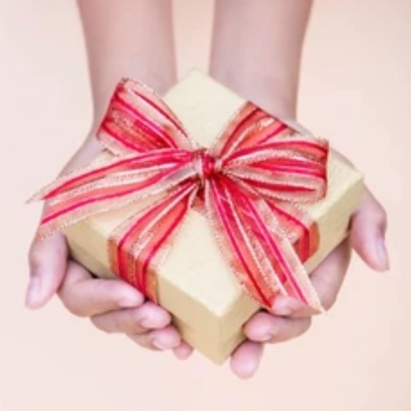 Vintage Turquoise Round Shaped Pin/ Broach. Gold With Turquoise Cabochons - Picture 13 of 14